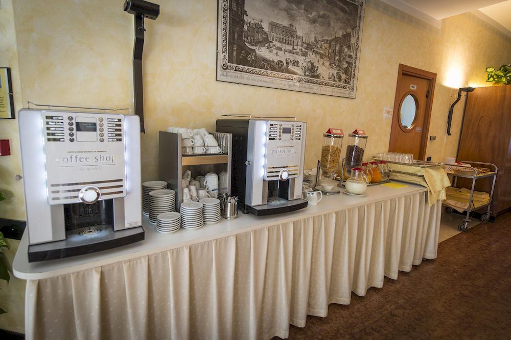 Hotel Krystal Bussolengo Bagian luar foto